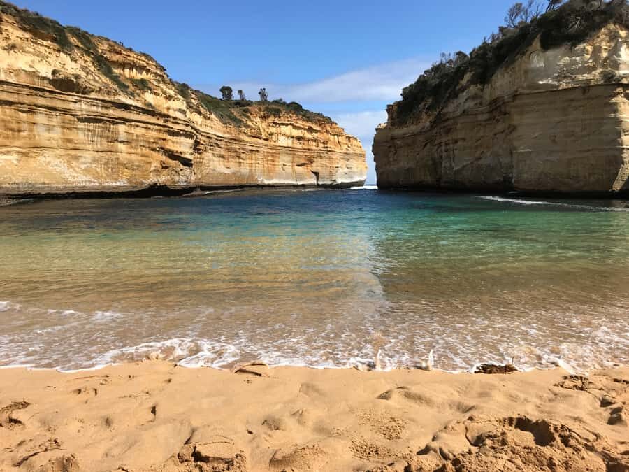 From Melbourne: Great Ocean Road Premium Tour in Reverse - Gibson Steps, then the big show: Twelve Apostles early