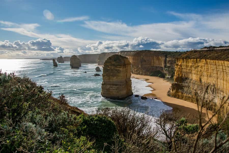From Melbourne: Reverse Great Ocean Road Day Trip with Lunch - Shipwreck Coast first: the 12 Apostles and Loch Ard Gorge