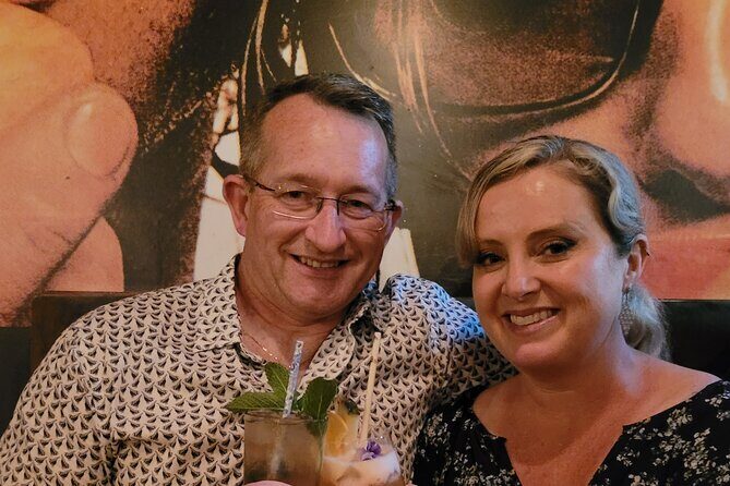 Melbourne: Hidden Bar and Cocktail Tour - Stop one: entering a hidden bar by unmarked door tactics