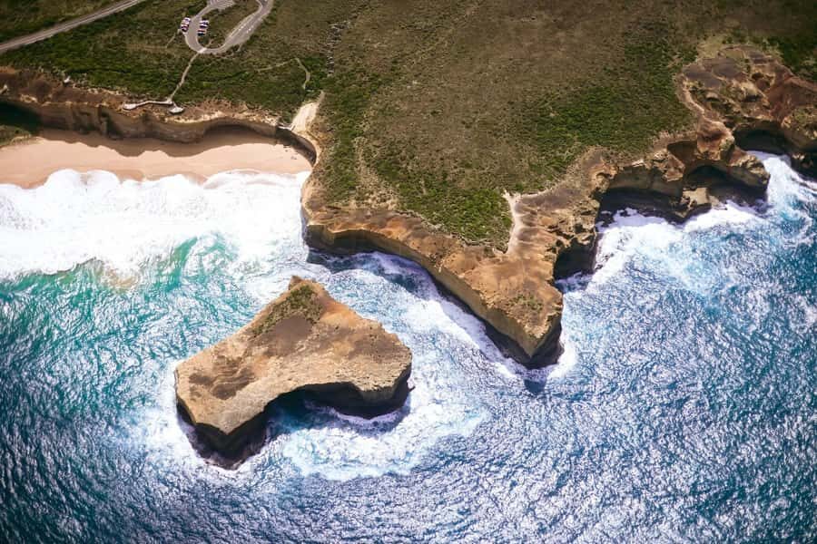 Melbourne: Private Helicopter Flight to the 12 Apostles - The Arch, London Bridge, and The Grotto from helicopter height