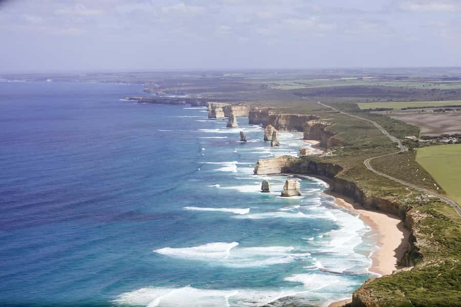 Melbourne: Private Helicopter Flight to the 12 Apostles - Optional winery add-on for lunch with a private landing