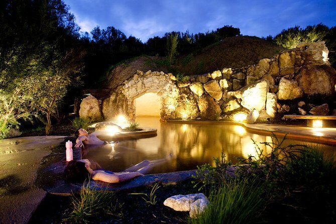[PRIVATE TOUR] Mornington Peninsula Hot Springs | Winery & Sightseeing Tour - Lunch at a winery: why it’s the value anchor