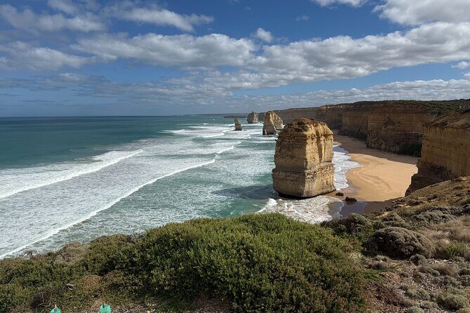 Twelve Apostles Back Roads Gourmet Tour From Melbourne - Loch Ard Gorge: when the coast gets dramatic